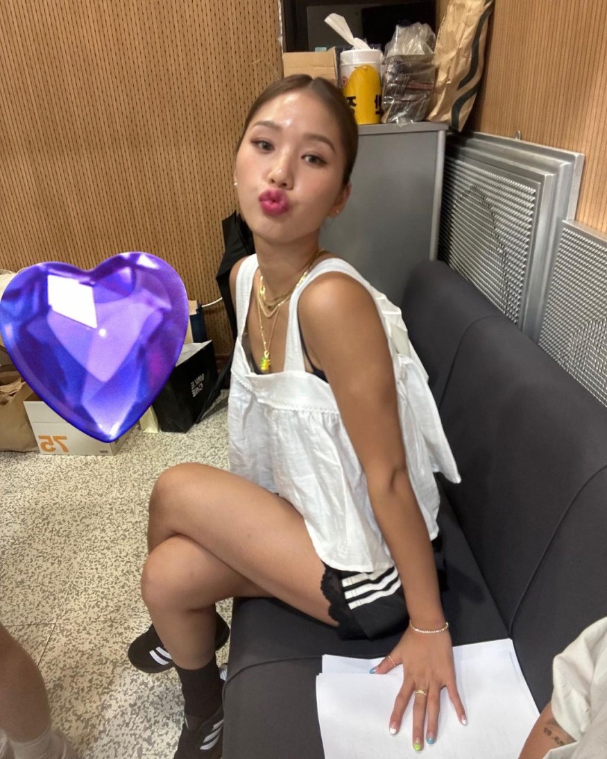 OH MY GIRL Mimi, perfect digestion of hip style... attractive visual