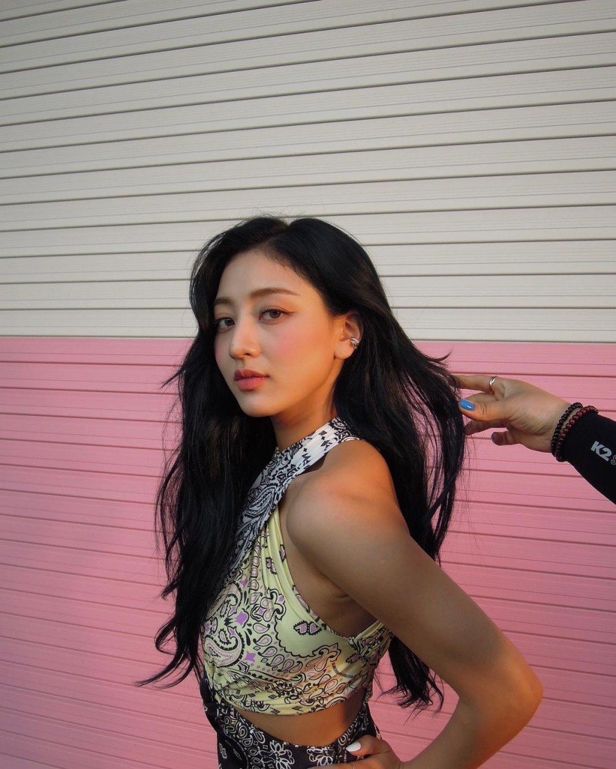 TWICE Jihyo, unusual volume