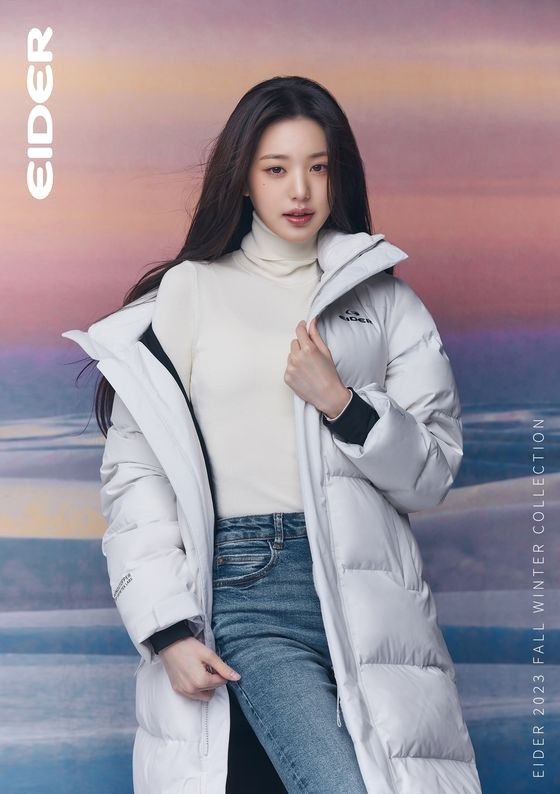 Wonyoung, only the face is visible in the outdoor pictorial... unrivaled visual