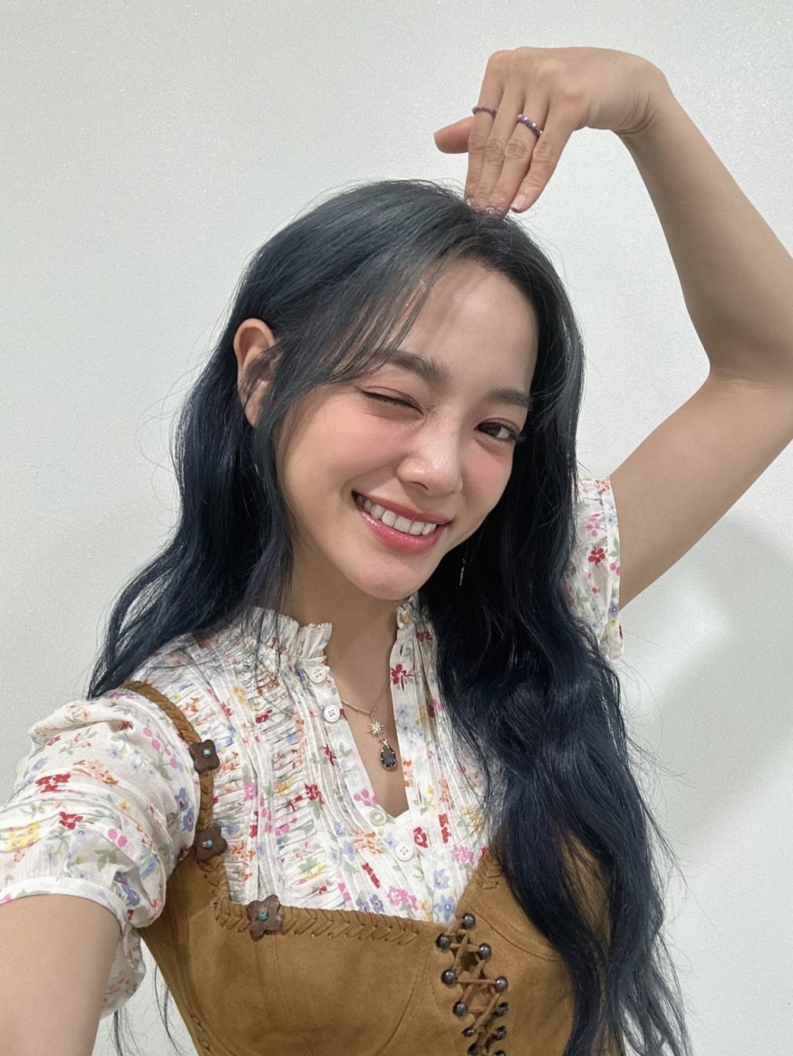 KIM SEJEONG, 'Top or Cliff' moving version choreography video released... deep eyes