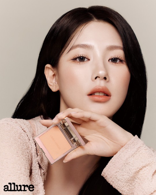 Face line that looks like a cut, Mi-yeon