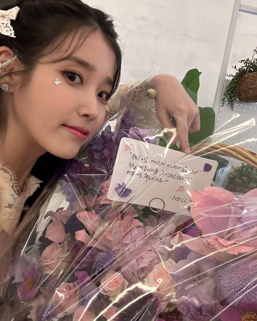 IU, from chic charm to innocent fairy... “Let’s get it in October too”