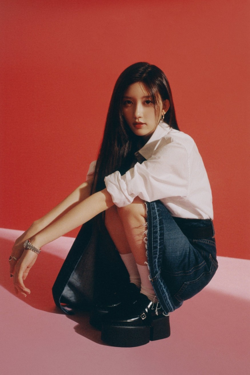 IVE releases second title song ‘Off The Record’ on the 6th