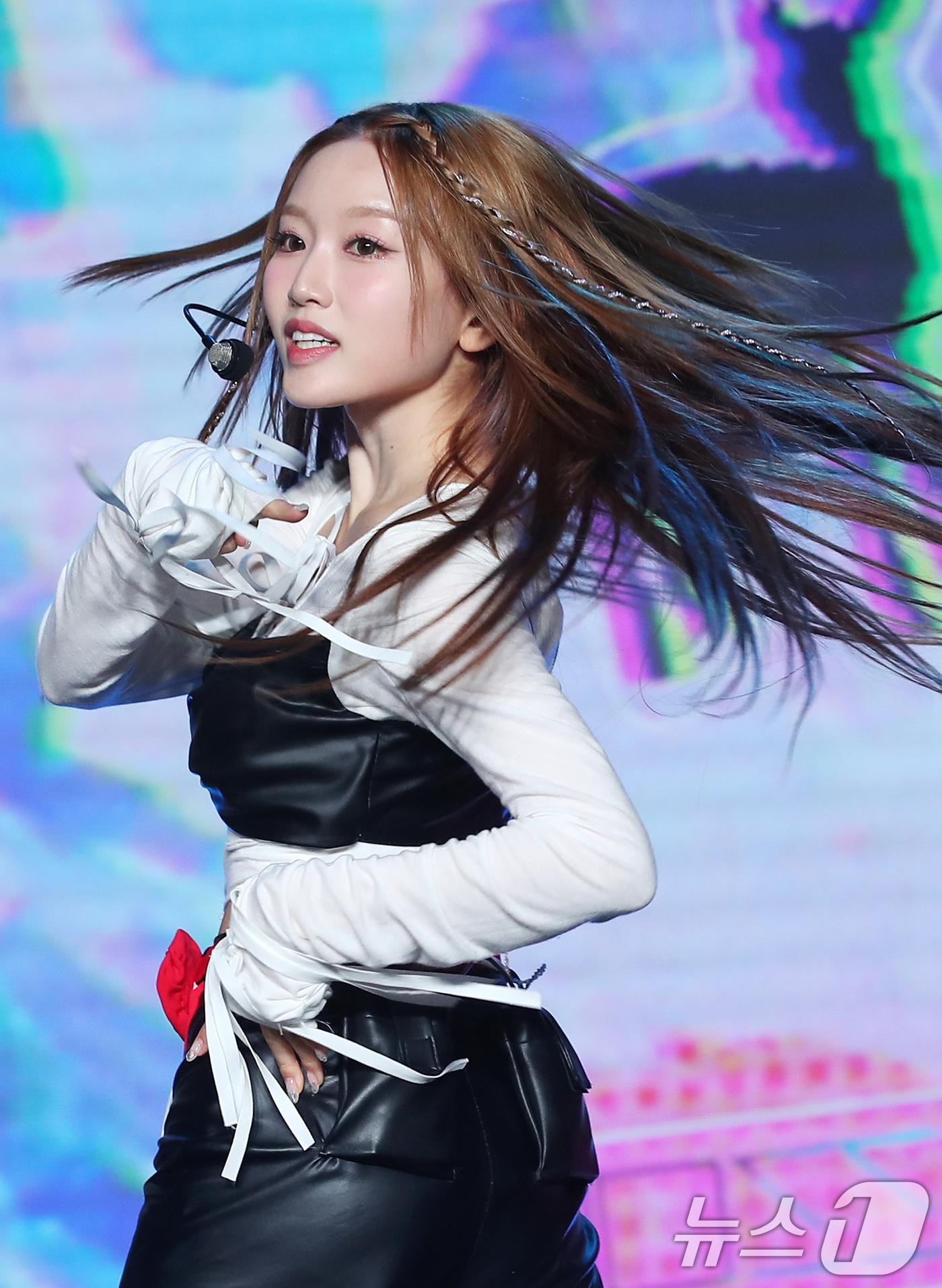 Loossemble Unveils 'TTYL' at Album Showcase [PHOTOSLIDE]